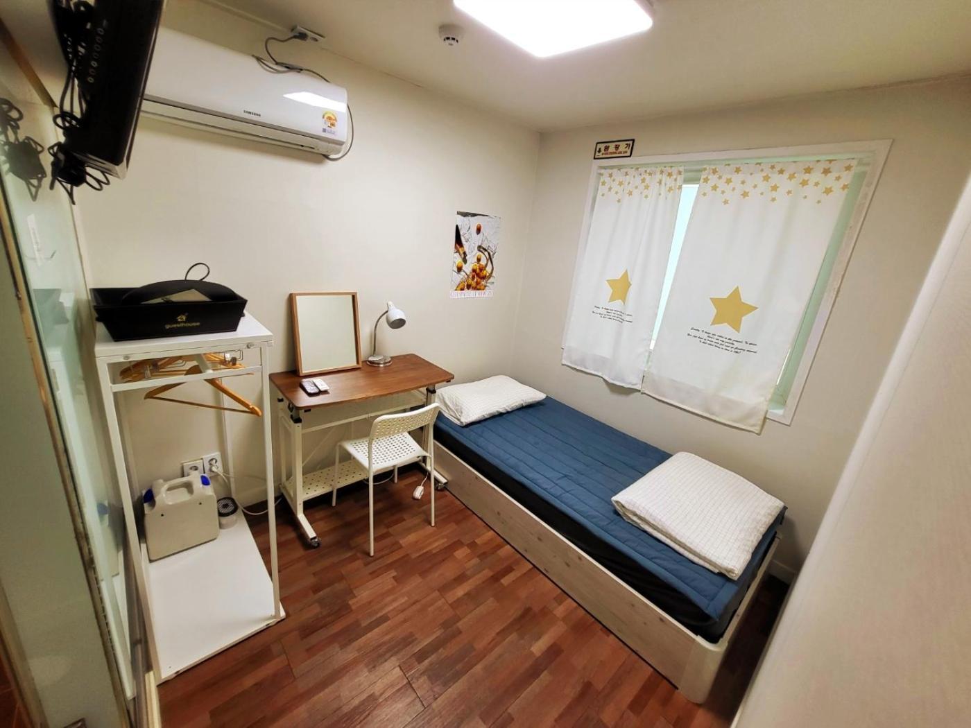 24 Guesthouse Sinchon Avenue Seoel Buitenkant foto