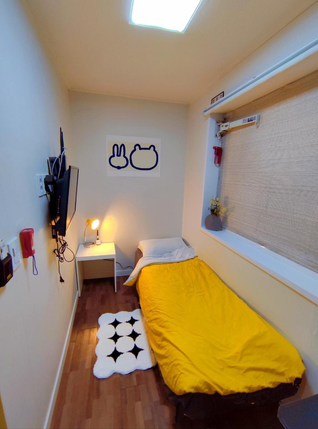 24 Guesthouse Sinchon Avenue Seoel Buitenkant foto