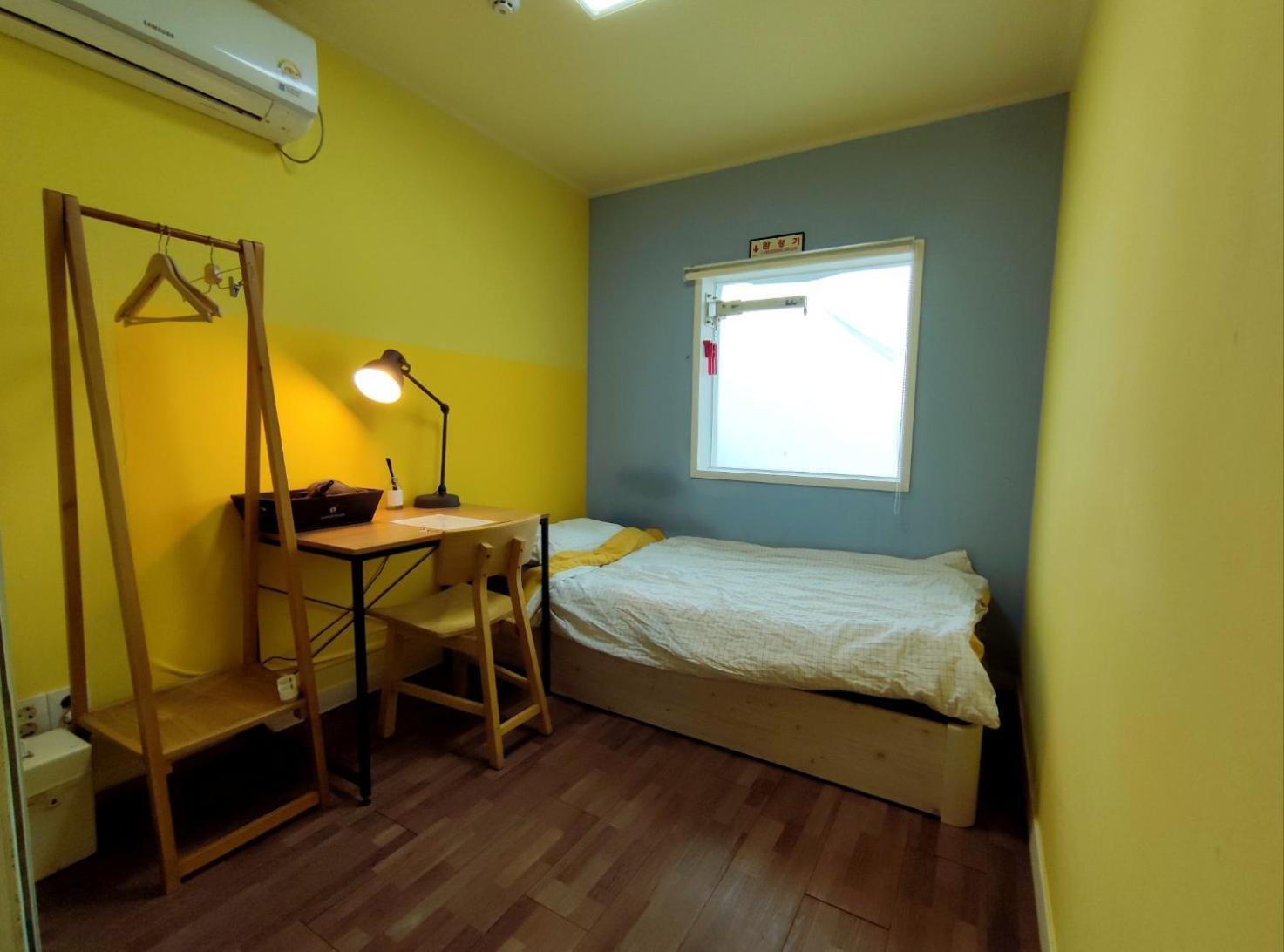 24 Guesthouse Sinchon Avenue Seoel Buitenkant foto