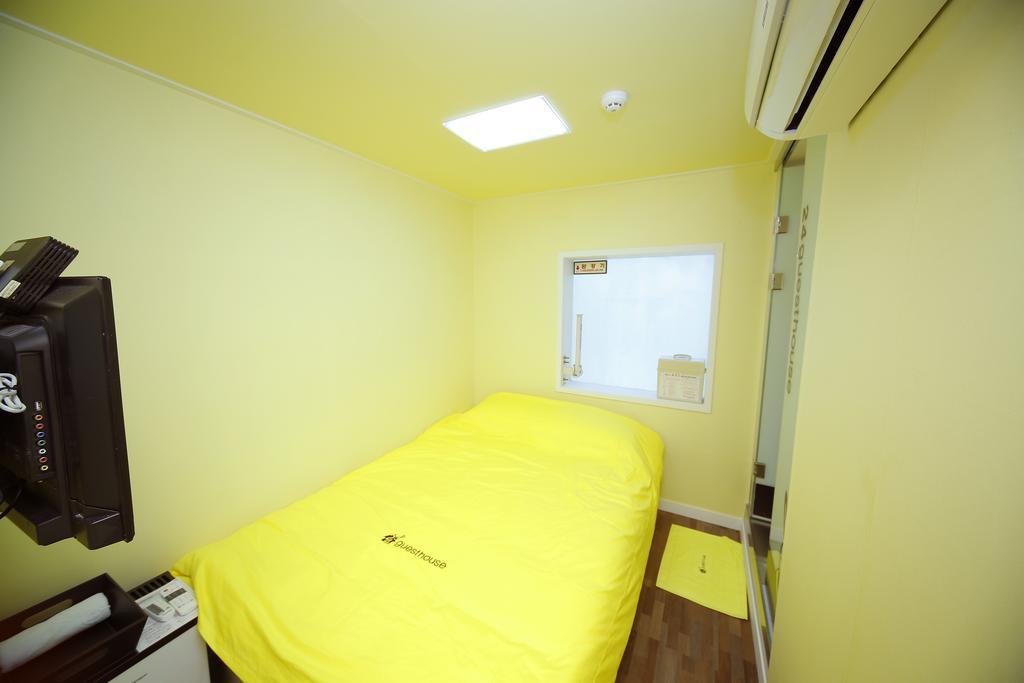 24 Guesthouse Sinchon Avenue Seoel Kamer foto