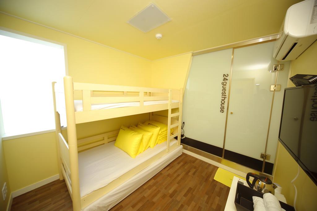 24 Guesthouse Sinchon Avenue Seoel Kamer foto